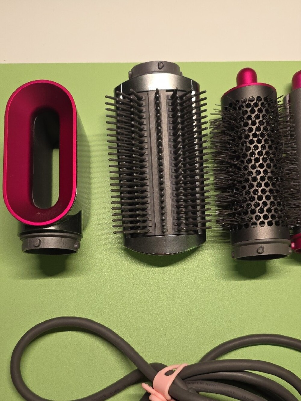 Dyson Airwrap - Picture 2 of 4
